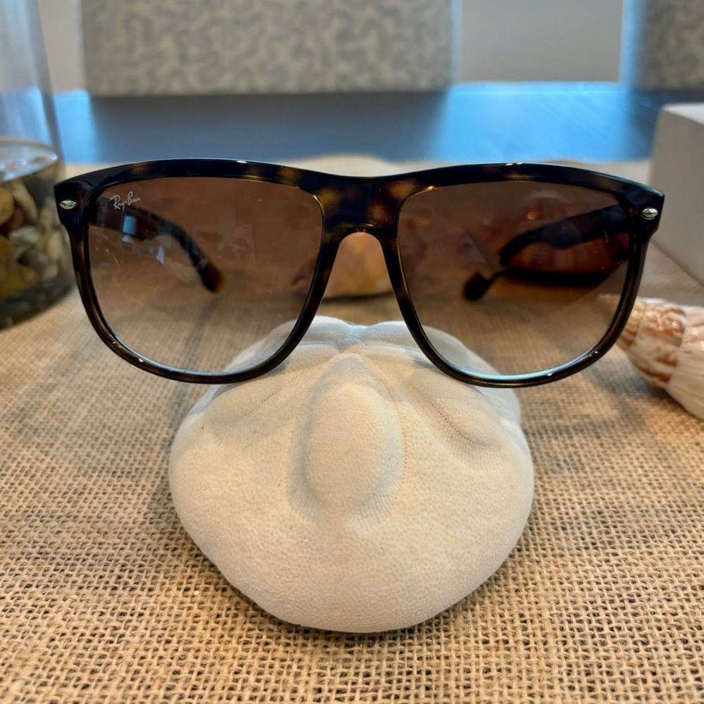 Ray-Ban RB4147 Sunglasses NWT